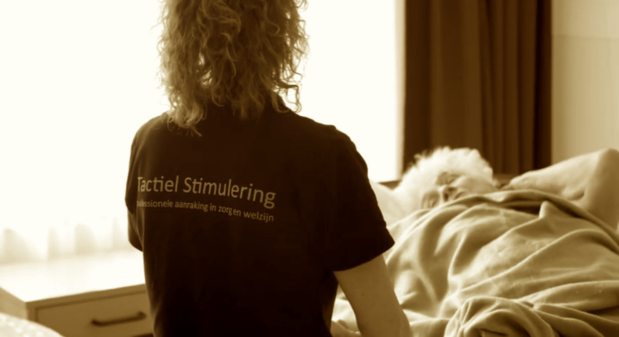 Opleiding Ouderenzorg & massage en aanraking